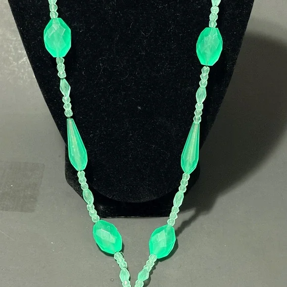 Vtg Green Uranium Glass Beaded Necklace UV Reactive Vaseline Glass Glows Flapper - Picture 7 of 16